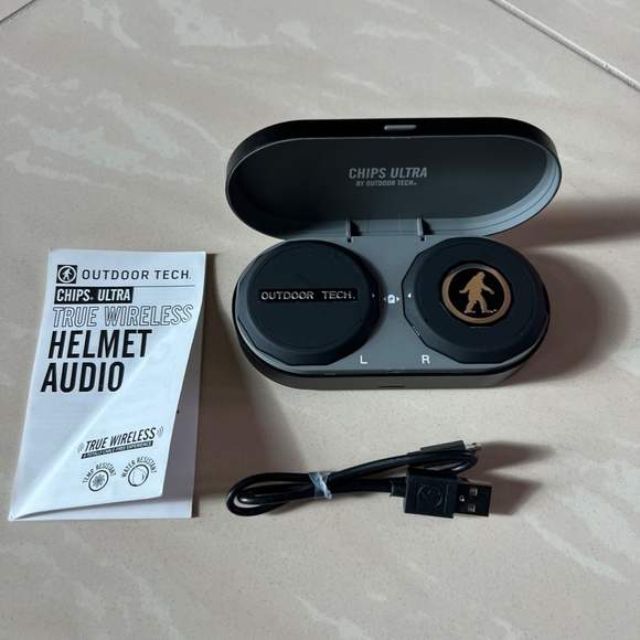 2648 Outdoor Tech Chips Ultra-True wireless earphones with mic